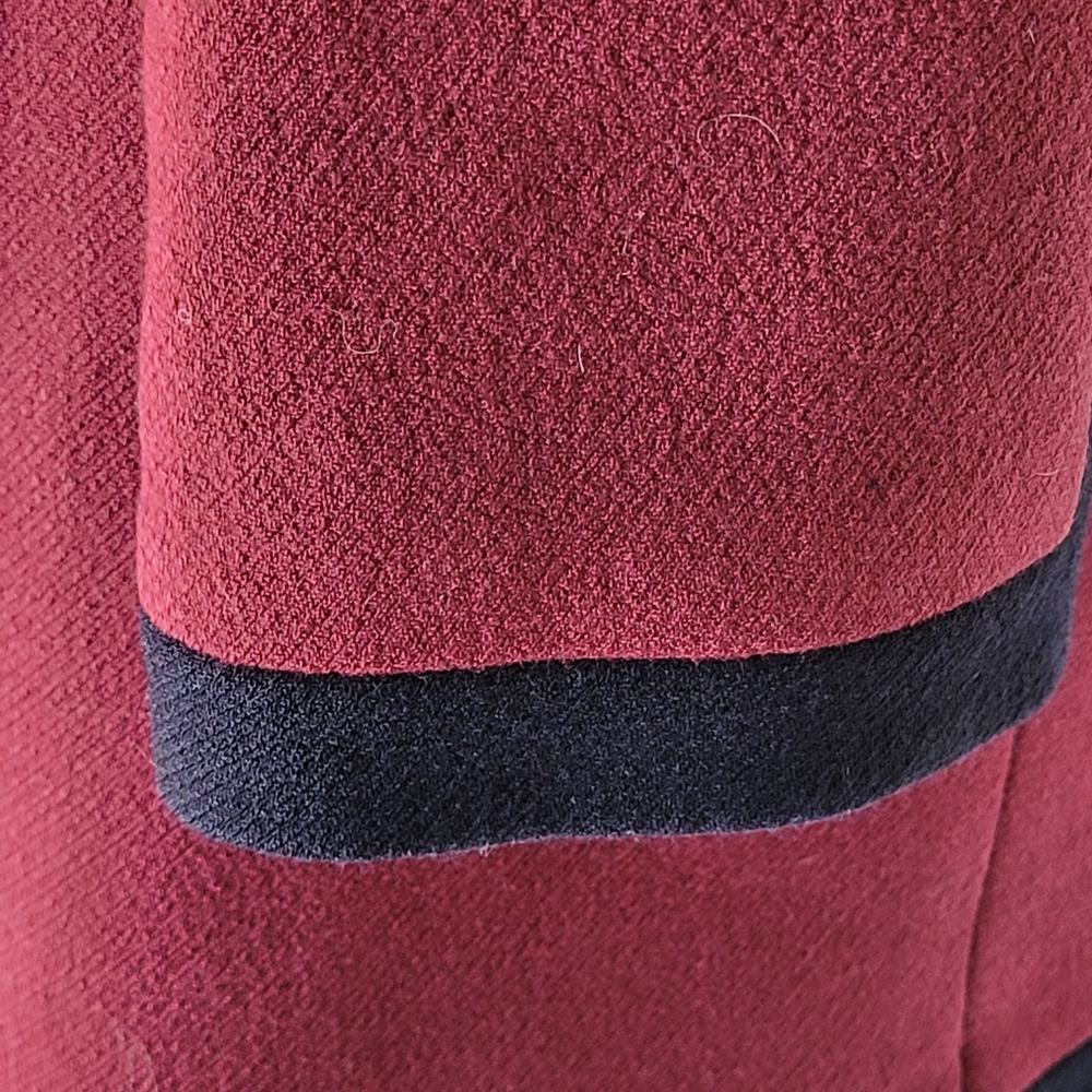 Vintage J. Crew Lady Day Coat Burgandy Wool Blend w/ Navy Trim Buttons Sz 8 EUC - Picture 11 of 16